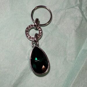 Silver and Green Teardrop Keychain
Can also be used to clip on a purse or bag